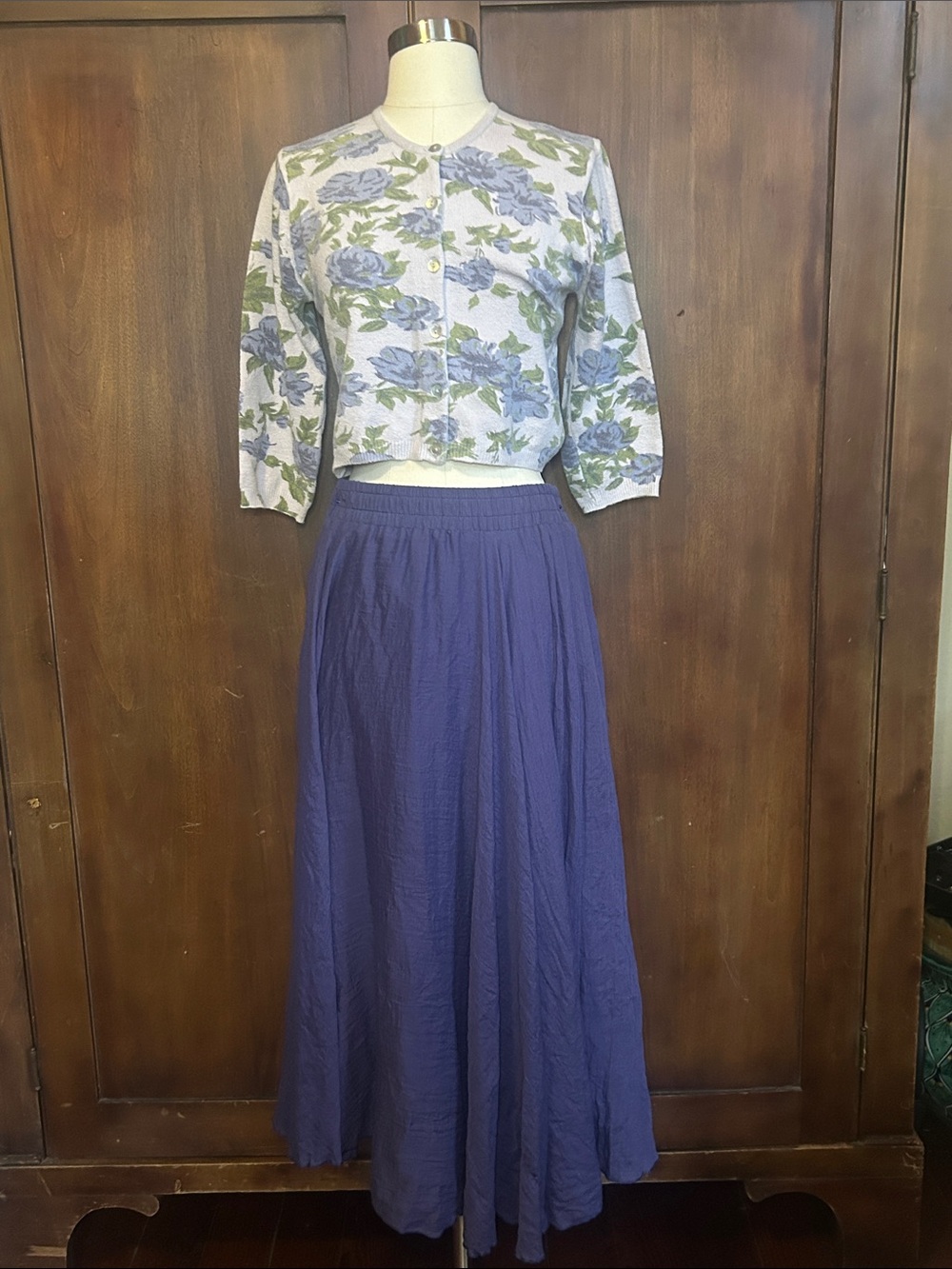 Vintage Knit Cardigan in Soft Lavender Floral - Picture 5 of 6